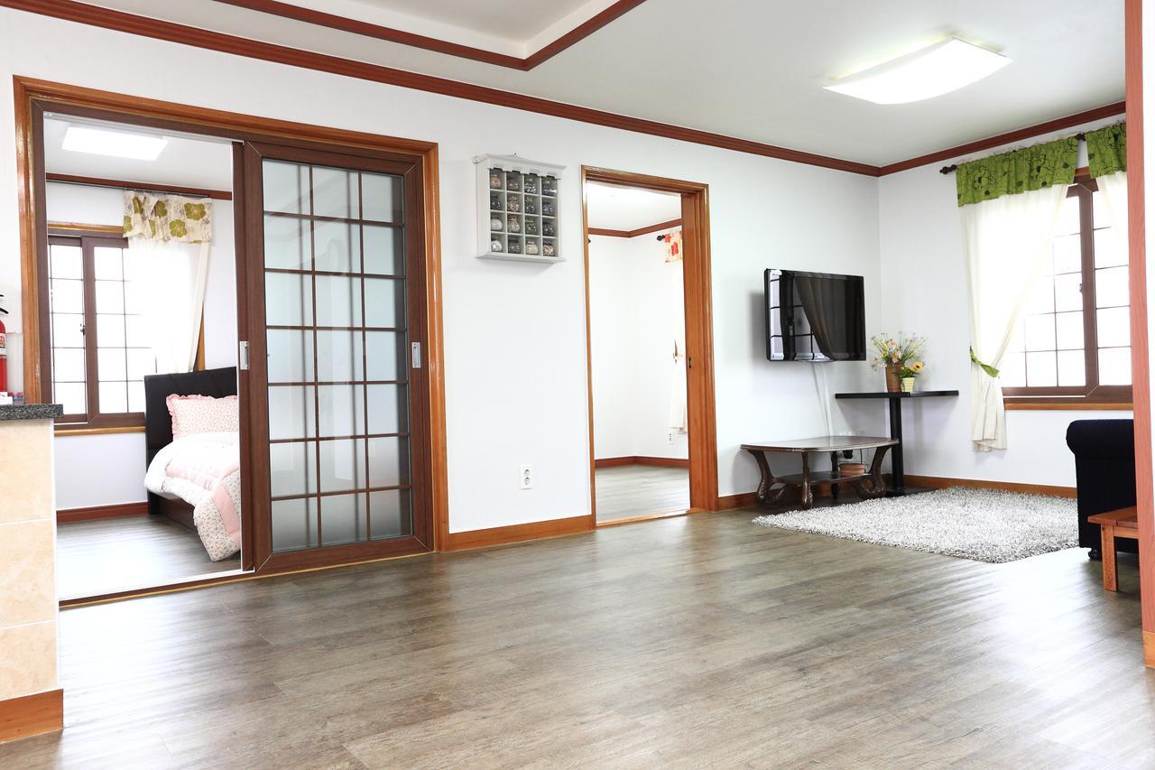 ג'גו Gyeryonggil Pension מראה חיצוני תמונה